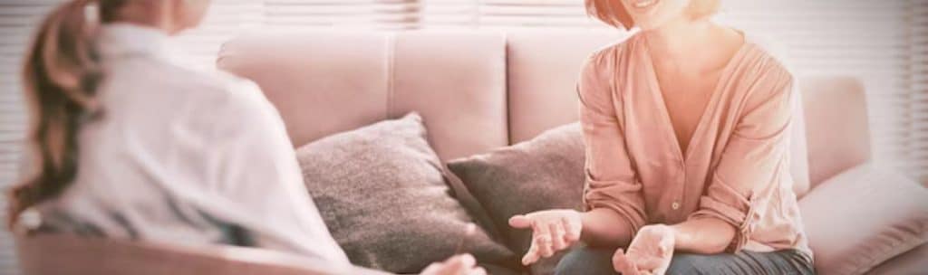 paciente del trastorno narcisista de la personalidad hablando con psicologo